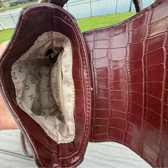 DKNY Rasberry "Cleo NS Phone" embossed Charm Clasp Small crossbody purse - Picture 7 of 14